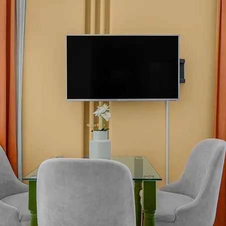 The Company - The Sweet 4*