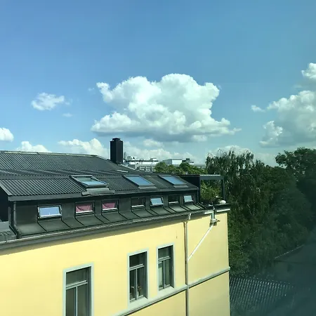 The Company - The Sweet 4*