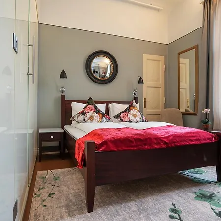 The Company - The Sweet Aparthotel 4*