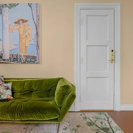 The Company - The Sweet Apartmanhotel 4*