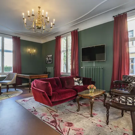 The Company - The Sweet 4*